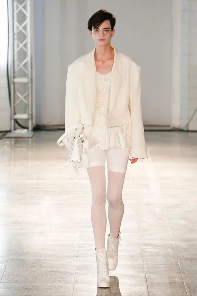 Look 14